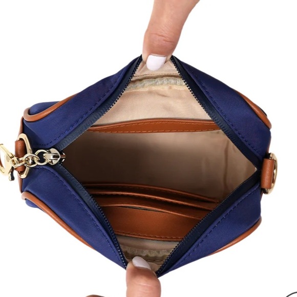 Anti-theft Crissy Mini Crossbody is the perfect travel bag - used only twice! - Picture 3 of 4